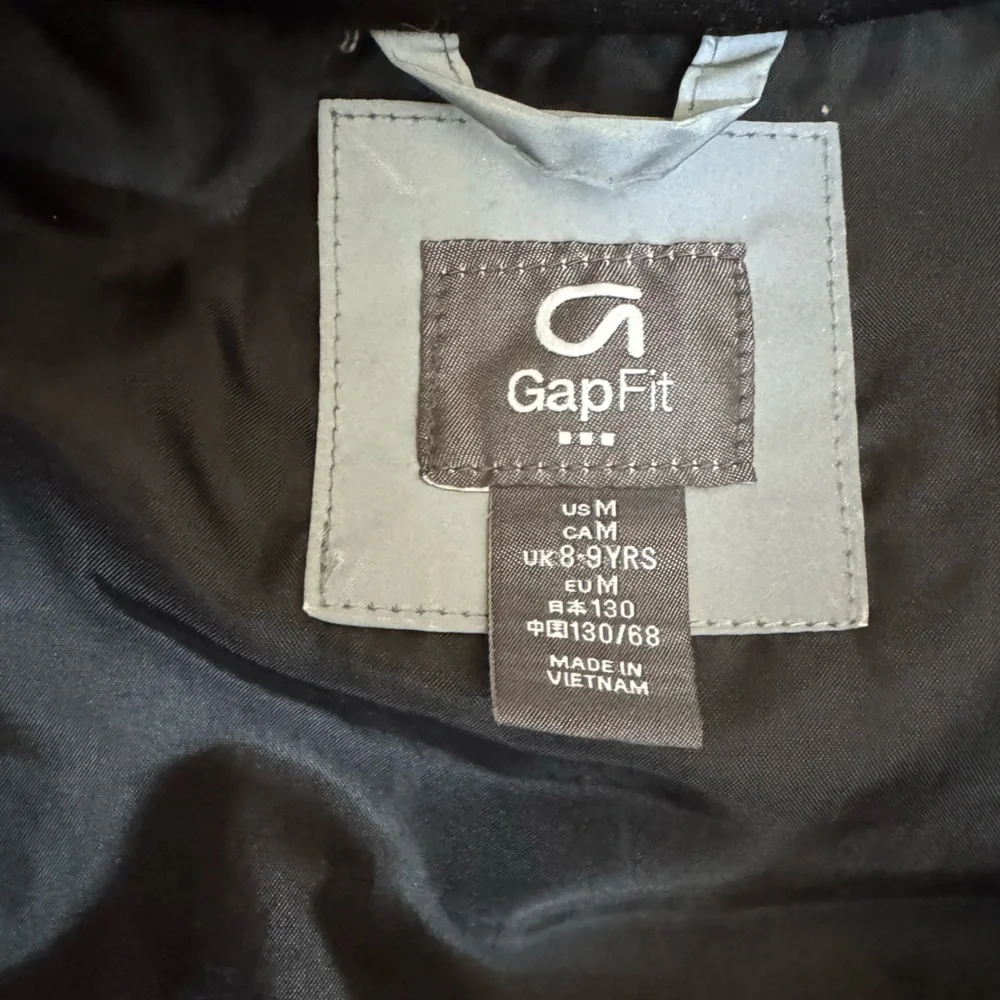 Gap Fit Kids Metallic‎ Silver Gray Reflective Primaloft Puffer Vest Size Medium